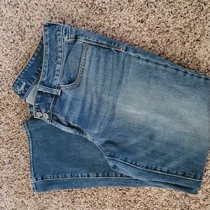 American Eagle Cropped/Capris Jean